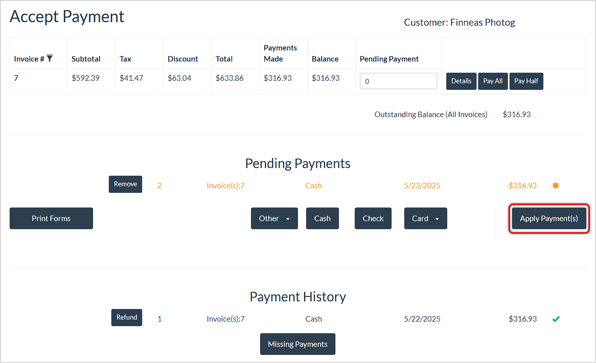 Image showing the Accept Payment page of the LifeSaver system with the Refund button highlighted.